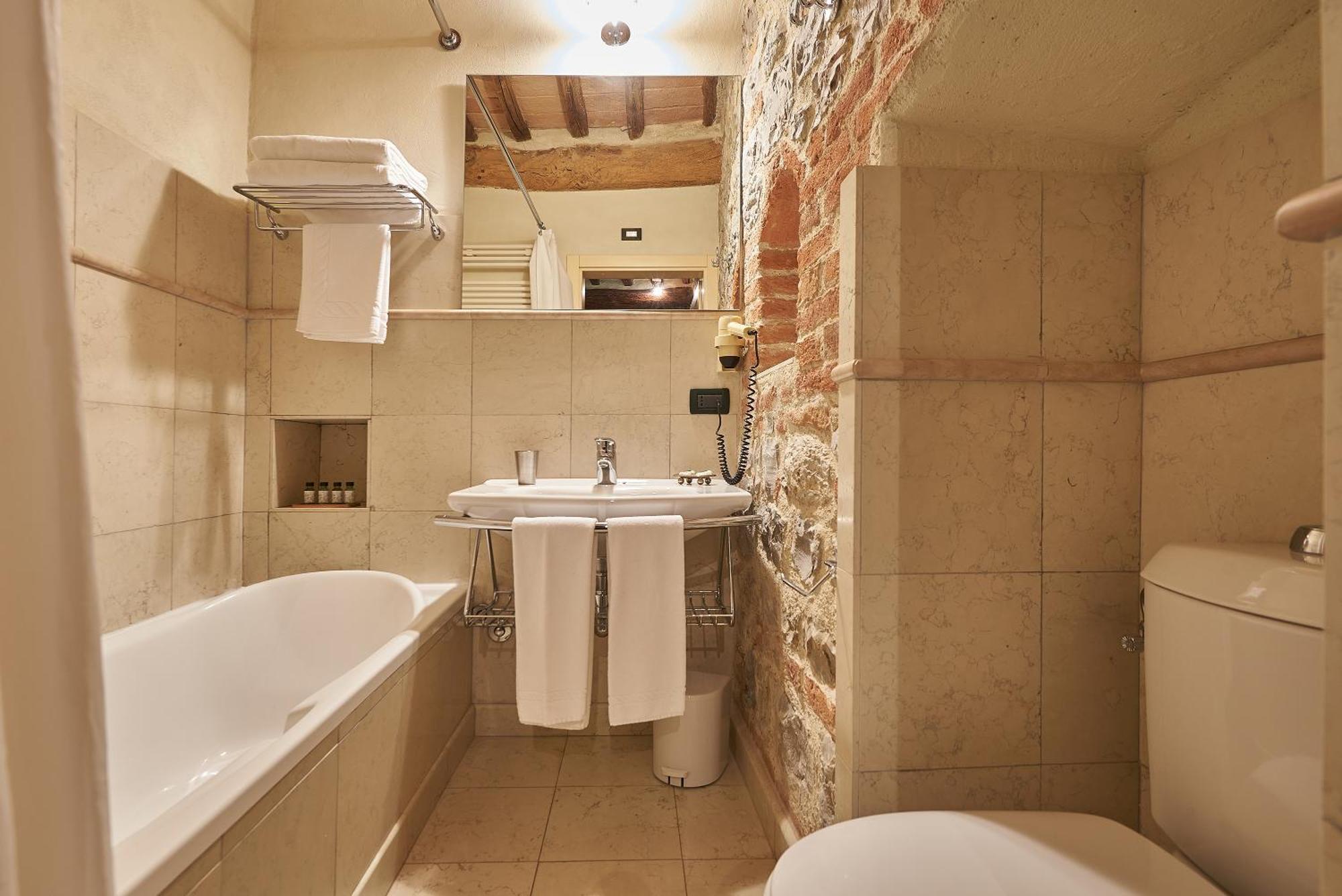 קסטלנואובו ברארדנגה La Gazzara Castell'In Villa מראה חיצוני תמונה