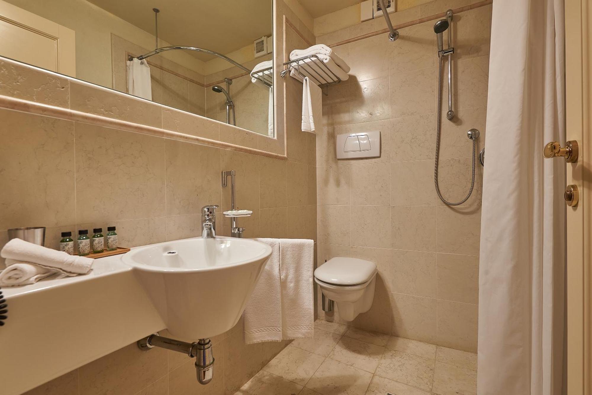 קסטלנואובו ברארדנגה La Gazzara Castell'In Villa מראה חיצוני תמונה