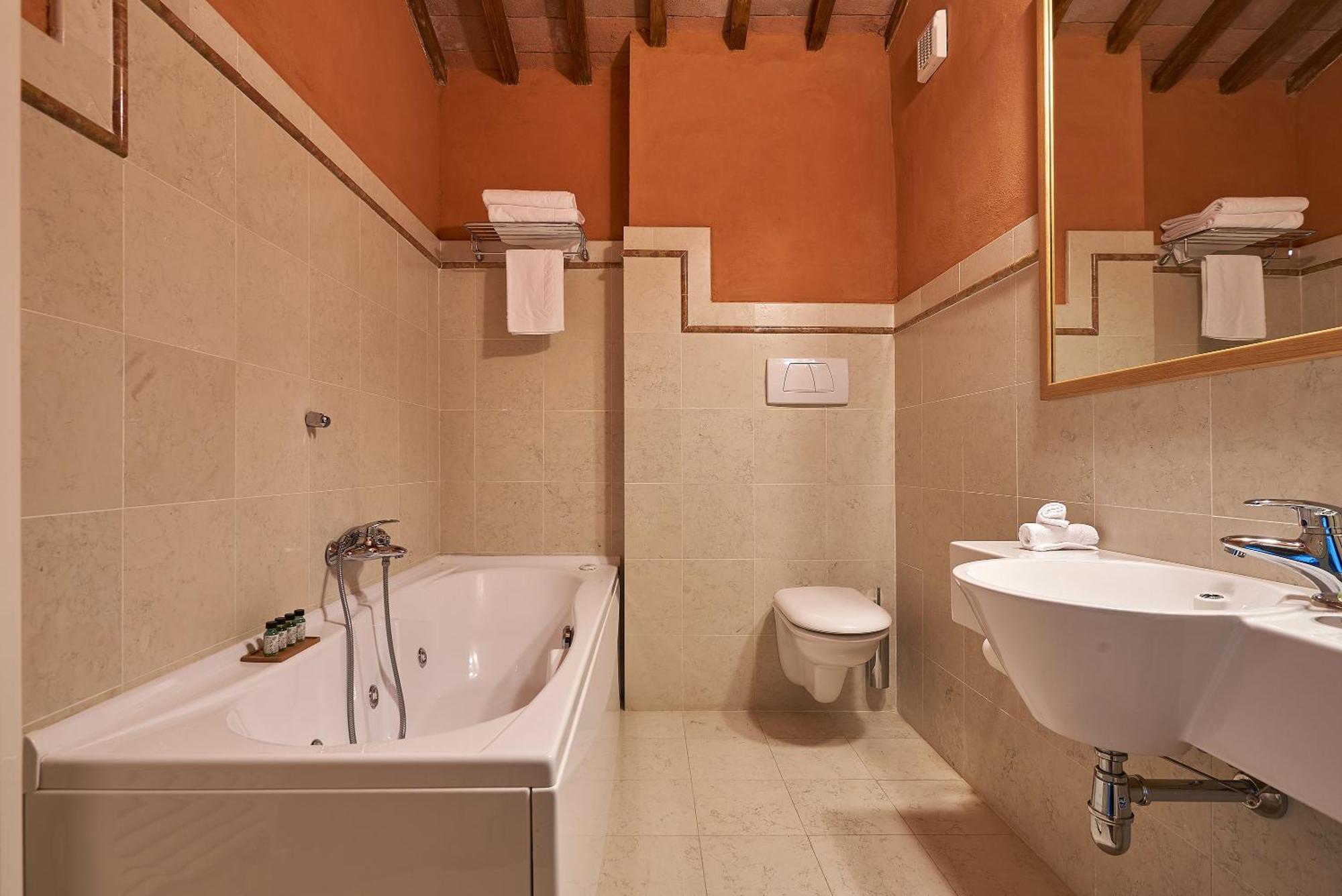 קסטלנואובו ברארדנגה La Gazzara Castell'In Villa מראה חיצוני תמונה